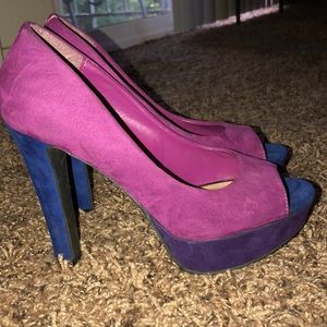 🔴BOGO free! Suede open toed Candie’s pumps